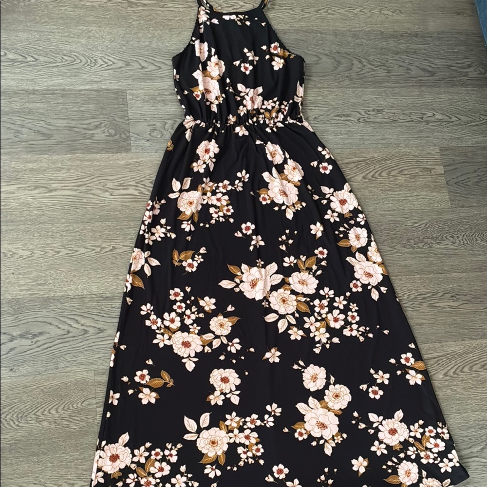 Black and Cream Sleeveless Halter Maxi Sundress